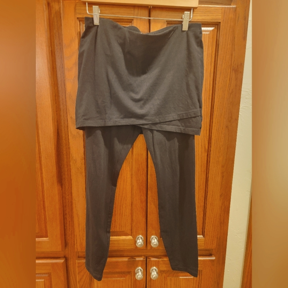 Cabi skirt with leggings